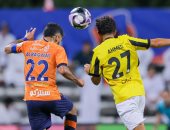 بنزيما يهدر ركلة جزاء فى تعادل الفيحاء ضد الاتحاد