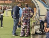 يورتشيتش وممدوح عيد يطمئنان على رمضان صبحى قبل السفر إلى ألمانيا.. صور