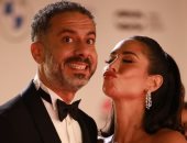 قبلة بسنت شوقى لمحمد فراج فى افتتاح مهرجان الجونة تلفت الأنظار.. فيديو وصور