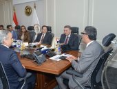 بعد تحريك سعر الوقود.. وزير التموين: نتابع لحظيًا مدى التزام المحطات ومستودعات البوتاجاز بالأسعار المقررة.. وحملات رقابية مكثفة بالأسواق.. شعبة المخابز: الرغيف المدعم ثابت بـ20 قرشا