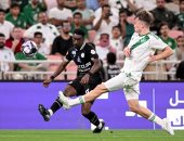 الأهلي يسقط في فخ التعادل أمام الشباب في الدوري السعودي.. فيديو