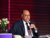 وزير العمل يحدد الإجازات الرسمية مدفوعة الأجر للعاملين بالقطاع الخاص.. تفاصيل