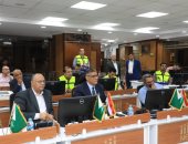 محافظ الجيزة يشدد على تكثيف الحملات بالمواقف ومواصلة ترقيم مركبات التوكتوك