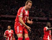 هاري كين يقترب من برشلونة بدلا من ليفاندوفسكي