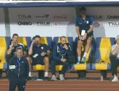 مساعد فيريرا يخطف الأنظار فى لقاء ديكيداها بجلسة غريبة على الدكة