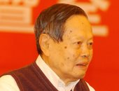 رحيل عالم الفيزياء الصيني الحائز على نوبل تشين نينج يانج عن عمر 103 أعوام