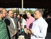 محافظ الشرقية يتفقد مواقف سيارات الأجرة العمومية بمركزي منيا القمح والزقازيق