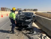 إصابة 3 أشخاص إثر حادث تصادم سيارتين فى التجمع