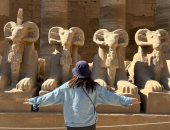 كباش معابد الكرنك سِحر يجذب سياح العالم بعد ترميم 48 كبشا بأيدٍ مصرية.. صور