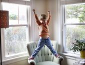 إزاى تتعاملى مع طفلك مفرط النشاط فى البيت؟ التعزيز الإيجابى كلمة السر