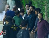 محمد ناير وأبو وجلاليو يساندون أمير عيد فى عزاء والدته