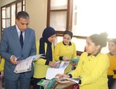 وكيل وزارة التعليم بالجيزة ينهى تعاقد معلم بالحصة لتقصيره فى الشرح