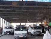 ضبط 14 مخالفة لتعريفة السيرفيس بأسوان.. والمحافظ: لا تهاون مع المخالفين