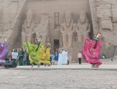 انطلاق عروض فرق الفنون الشعبية فى ليلة تعامد الشمس أمام معبد أبوسمبل