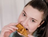 طريقة عمل الدجاج الكرسبي في البيت.. نفس قرمشة المطاعم 