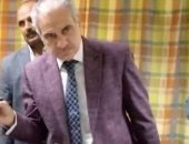 بعد وفاة طالبة وإصابة 12 من زملائها.. محافظ أسوان يطمئن على الحالة الصحية لطلاب جامعة بنها المصابين فى حادث طريق أبوسمبل.. شباب كلية التربية التطبيقية كانوا فى طريقهم لمتابعة حدث تعامد الشمس.. والمحافظ يزورهم