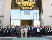 القوات المسلحة تنظم زيارتين لوفد وزارة الشباب وطلبة الجامعات لقيادة المظلات وشركة سايلو فودز