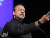 الصحة والرياضة.. الداعية مصطفى حسنى يقدم نصائح لطلاب جامعة القاهرة