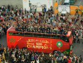 منتخب المغرب للشباب يحتفل بالمونديال فى حافلة مكشوفة بشوارع الرباط.. فيديو وصور 