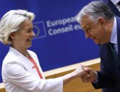 بعد اتهام المجر بالتجسس وانتهاك القيم.. تقرير فرنسى: كيف يتعامل الاتحاد الأوروبى مع عدو داخلى