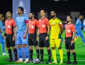 نيوم ضد الخليج .. التعادل 1-1 يحسم الشوط الاول