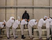 "الراقصون على أجساد الأسرى" إذلال منظم تحت حماية بن غفير.. سياسة الإهانة والقتل البطيء في السجون الاسرائيلية.. كيف يصنع الاحتلال فرحته من وجوه الموت البطئ؟.. ومراقبون يصفونه بأنه «رقصة بربرية»