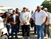 وزير الإسكان يتفقد مكونات مشروع حدائق تلال الفسطاط وأعمال التشطيبات