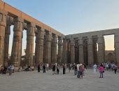 تماثيل الملك رمسيس ومقصوراته تجذب آلاف السياح بمعبد الأقصر.. صور