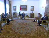 الرئيس السيسى يستقبل رئيس أركان الجيش الباكستانى.. فيديو