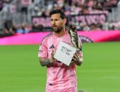 إنتر ميامي ضد نافشيل.. ميسي يحتفل مع الجماهير بجائزة الحذاء الذهبي "فيديو"