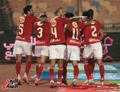 الأهلى بـ10 لاعبين يتأهل لدور المجموعات الأفريقى بعد تخطى إيجل نوار بهدف.. صور 