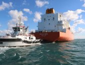 أول عملية تراكى بميناء دمياط على وحدة التغويز بحمولة 164 ألف متر من الغاز المسال