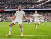 ريال مدريد يخطف برشلونة 2-1 ويواصل صدارة ترتيب الدورى الإسبانى.. فيديو وصور