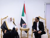 رئيس الوزراء السوداني يستقبل الأمين العام لرابطة العالم الإسلامي