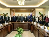 رئيس هيئة الدواء يبحث مع شركة صينية فرص توطين صناعة المواد الخام 