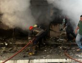 السيطرة على حريق محل مفروشات فى النزهة دون إصابات.. صور   