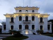 حكاية تمثال الموسيقى بمتحف الإسكندرية.. التناجرا يجسد شخصية سيدة تعزف الموسيقى على آلة القيثارة.. خبير أثرى: العثور عليه فى الجبانات القديمة.. والمتحف يضم أقساما للحضارات اليونانية والقبطية والإسلامية.. صور