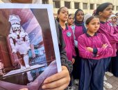 بالزى الفرعونى.. طلاب المدارس يحتفلون بافتتاح المتحف المصرى الكبير