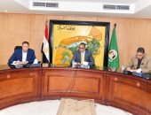 محافظ الفيوم يتابع معدلات الآداء بمشروعات حياة كريمة