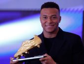 مبابي يتسلم الحذاء الذهبي 2025.. موسم استثنائي يكرّس زعامته الأوروبية