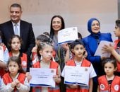 وزيرة التضامن تسلم مجموعة من الأطفال الفلسطينيين شهادات اجتياز دورة المنقذ الصغير