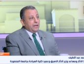 أستاذ آثار لـ العاشرة: المتحف المصرى الكبير لا يقل أهمية عن السد العالى