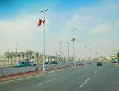 الطريق إلى المتحف الكبير.. أعلام الدول تزين المحاور المؤدية لأعجوبة الزمان والمكان.. صور