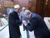 شيخ الأزهر لرئيس منظمة فرسان مالطا: ضمير العالم الحر انتفض لنصرة غزة في وجه الجرائم ضد الأبرياء