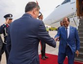 رئيس الصومال يصل القاهرة للمشاركة فى احتفالات المتحف المصرى الكبير.. صور