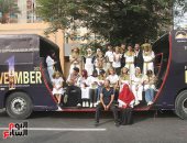 باصات مزيّنة وأعلام ترفرف في الشوارع.. المتحف الكبير يشعل أجواء الجيزة