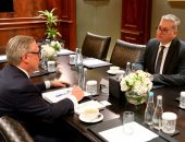 وزير البترول يدعو شيفرون للتوسع في استثمارات الاستكشاف بالبحر الأحمر