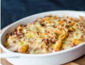 طريقة عمل طاجن المكرونة بالبصل وقطع الدجاج في 5 خطوات 