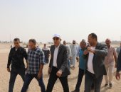 محافظ المنيا يتفقد مخر سيل “السرارية” ويوجه بالتطهير الدوري والمستمر لضمان تصريف مياه الأمطار