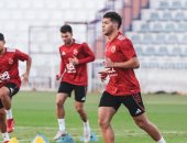 عودة الفتى الذهبي.. إمام عاشور يشارك فى مران الأهلى